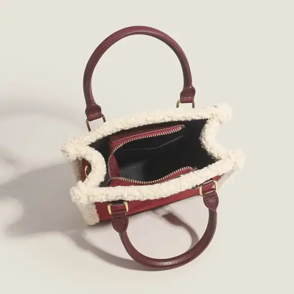 2024 New Trendy Lamb Wool Women’s Shoulder Bag Large Plush Handbag Niche Design Handbag Polyester Fiber Lining Hip Hop